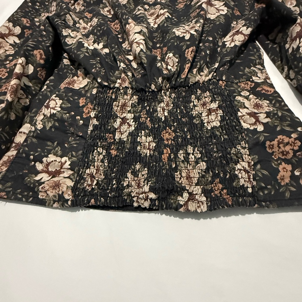Abercrombie & Fitch - Women’s - Black Floral Blouse - XS - Picture 5 of 6